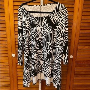 Coolibar Chic Black and White Leaf Print Tunic with UB Protection 50+ Size 2x